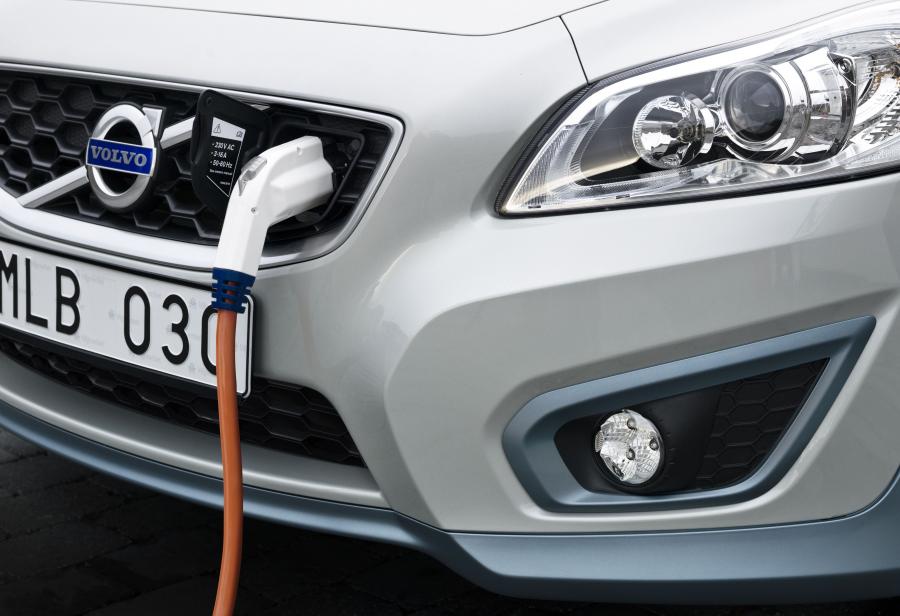 Volvo C30 DRIVe Electric 2011 года  (фото 12 из 37)